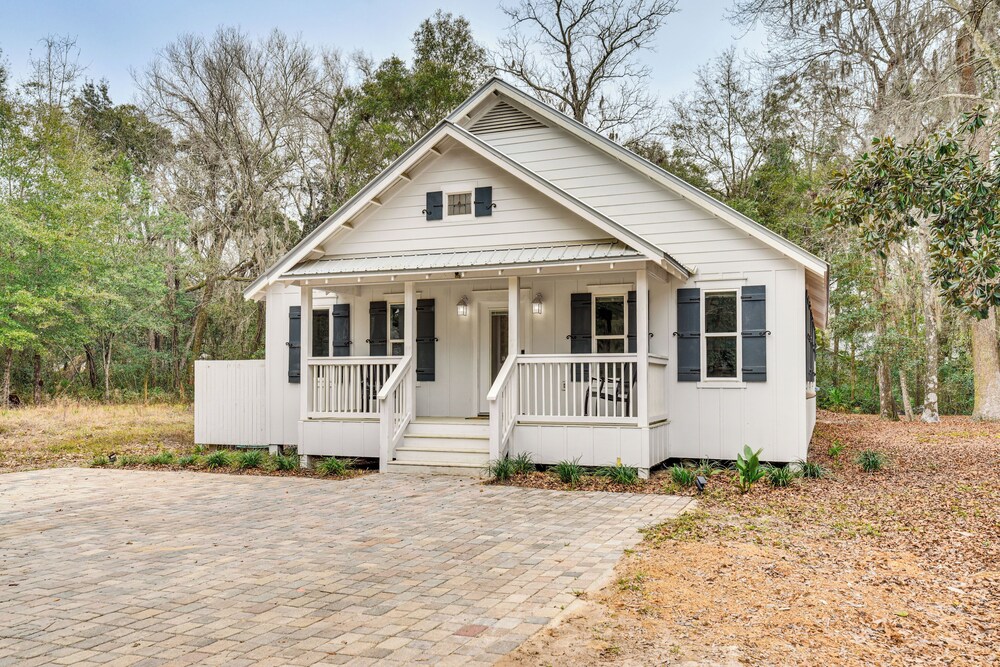 Walk to Choctawhatchee Bay: Santa Rosa Beach Home!