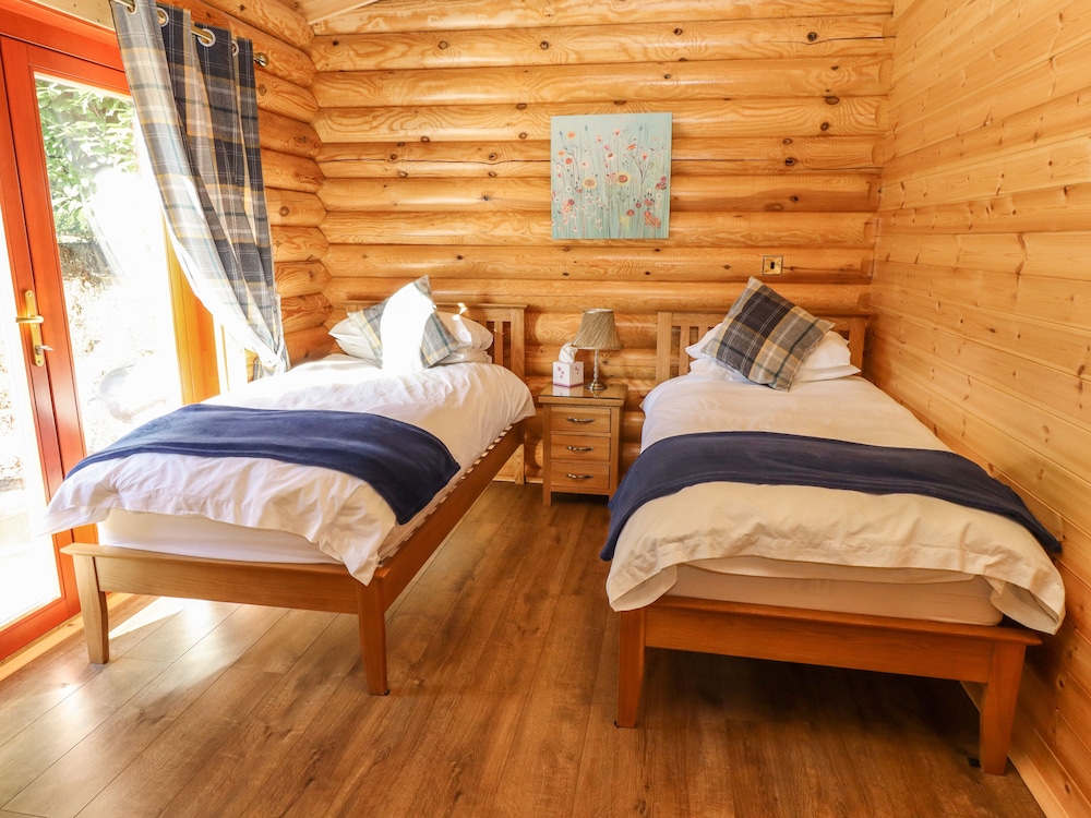 Holly Lodge
