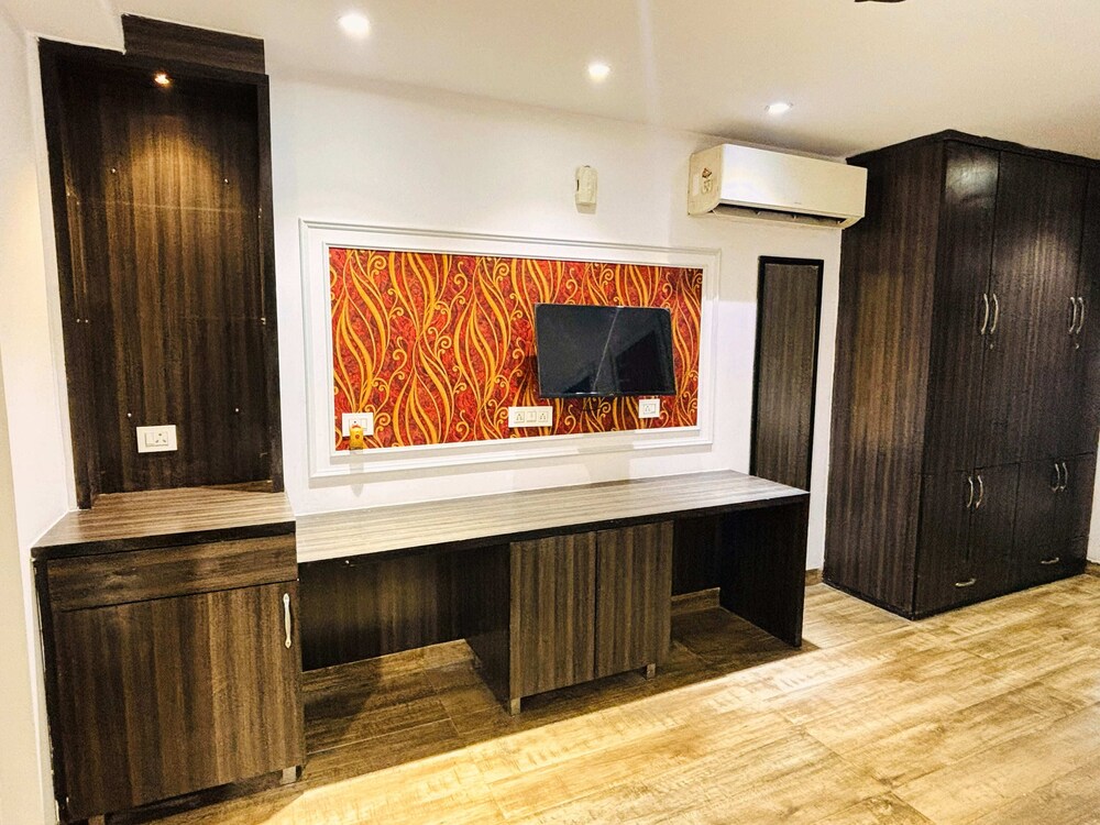 The HomeAste Residence Rajouri Garden