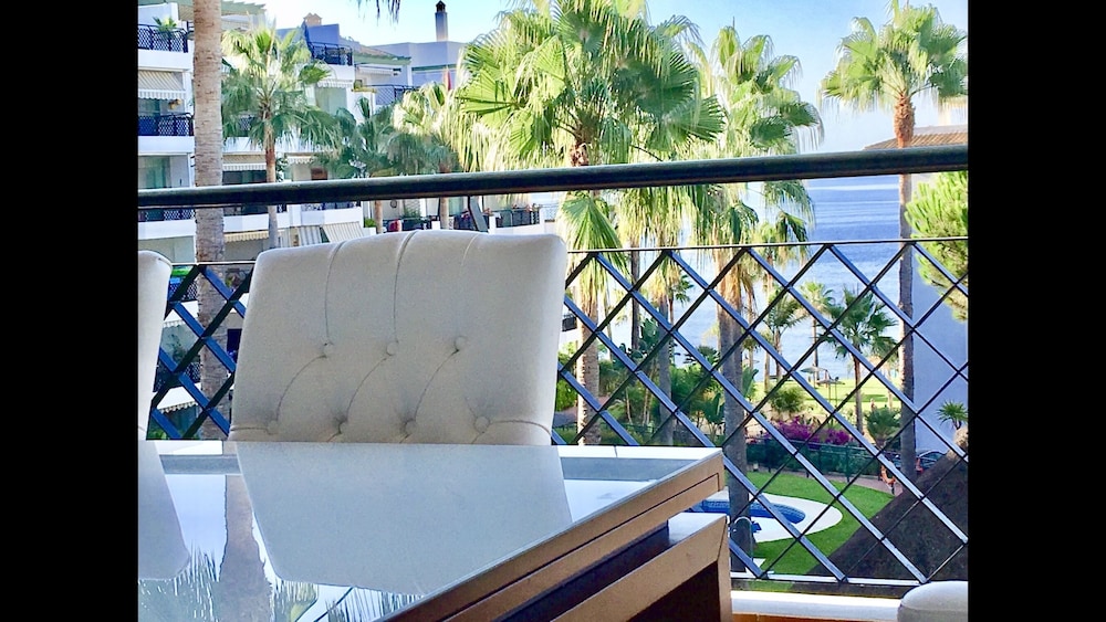 MI CAPRICHO C11 luxury apartment by the Sea