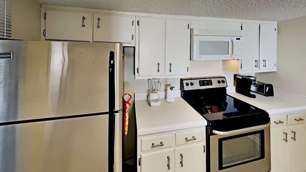 Brigadune 2c 2 Bedroom Condo