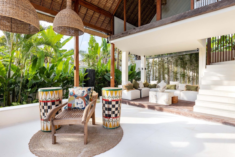 Villa Chempaka by Alfred in Bali - New Luxe Tropical 4BR Dream Villa in Canggu