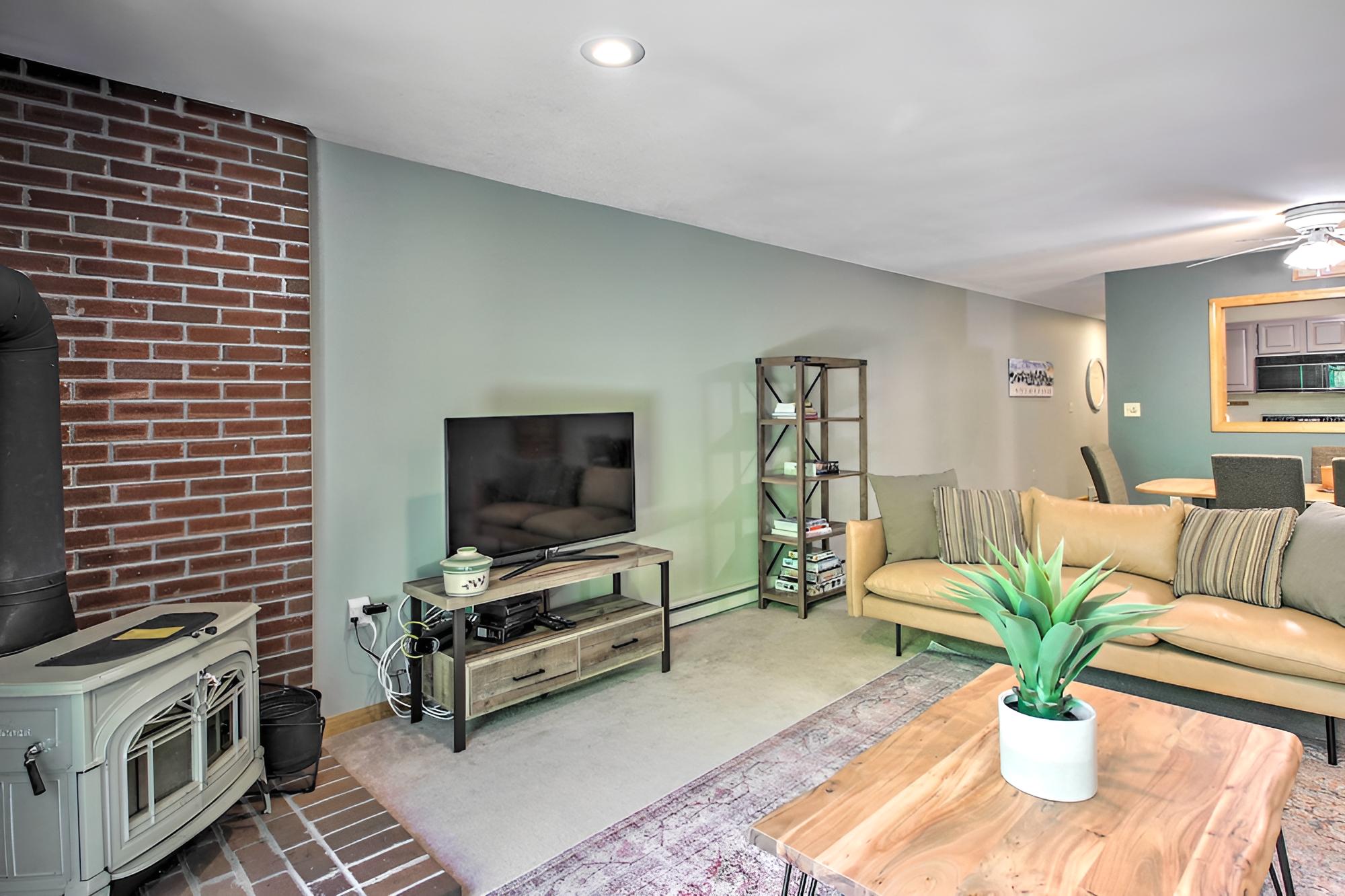 North Conway Condo in the White Mountains! view 2