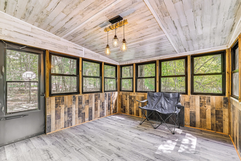Pocono Getaway: Hot Tub, Community Lake Access! view 4