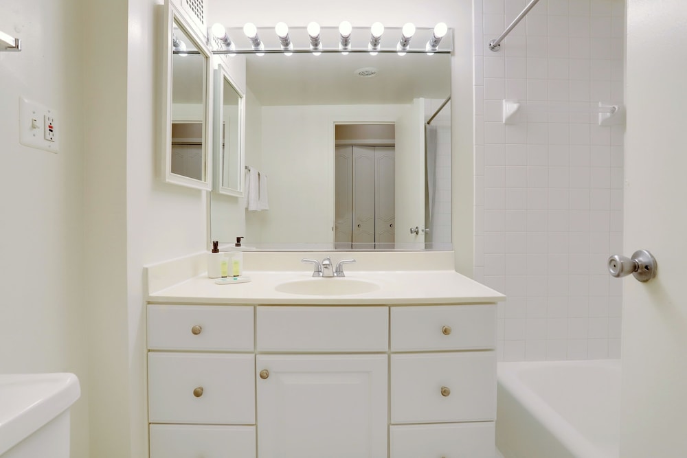 Fantastic 2BR Condo with Gym