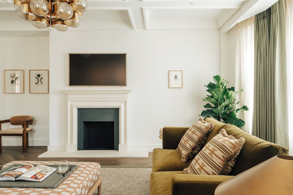 Claridge House by SLO