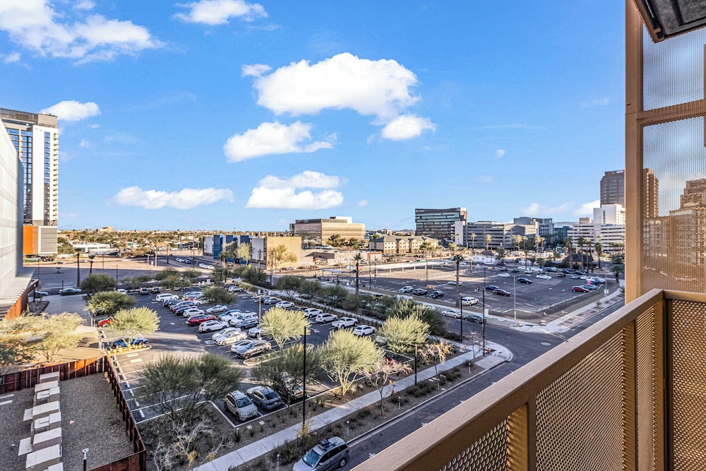 Phoenix Urban Luxury Escape