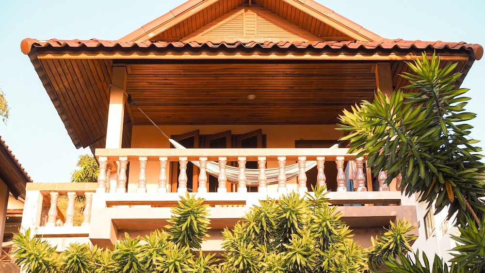 J.B.Hut Bungalows