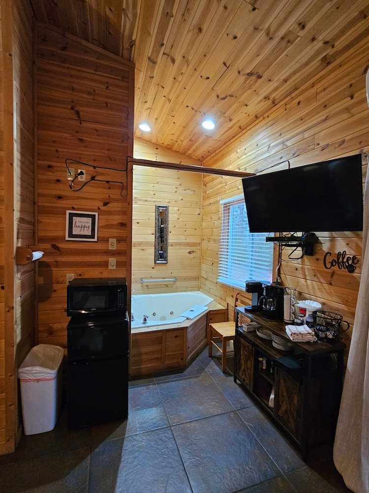 Honey Bear Haven Suite 5