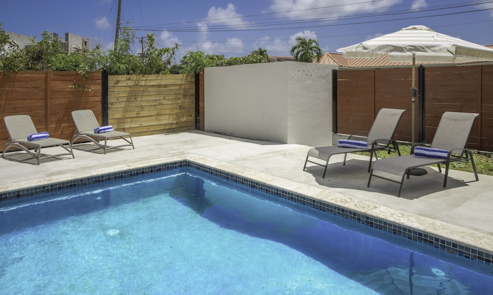 Hello Summer! 4 Bedroom Villa