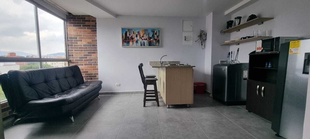 La 70 Laureles Condo cold AC