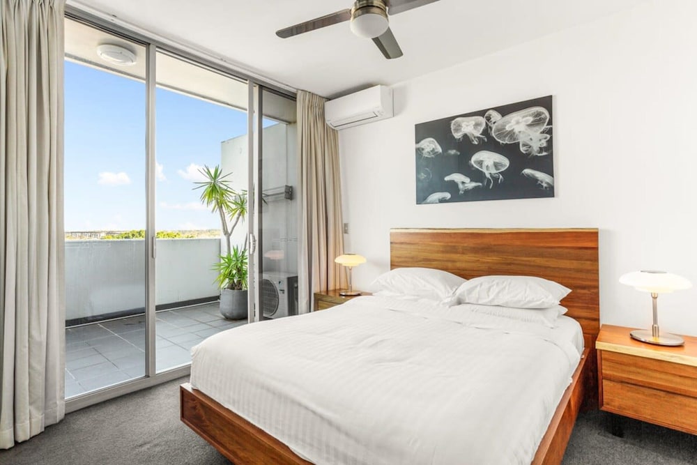 Spacious 2-bed With Two Balconies With City Views