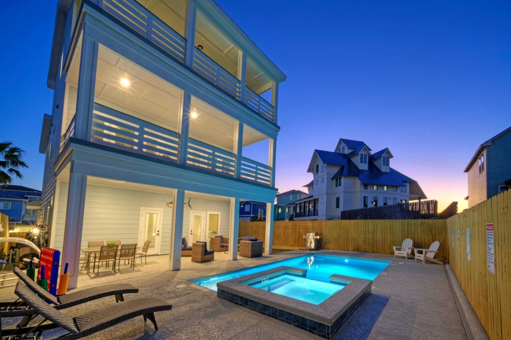 Private Pool+hot Tub, Near the Beach, Gulf Glimpse Marlin Cove by Avantstay
