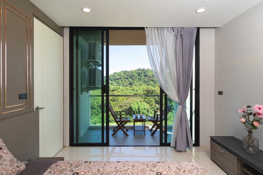 Condo Viva Patong A503 Freedom Beach view 2