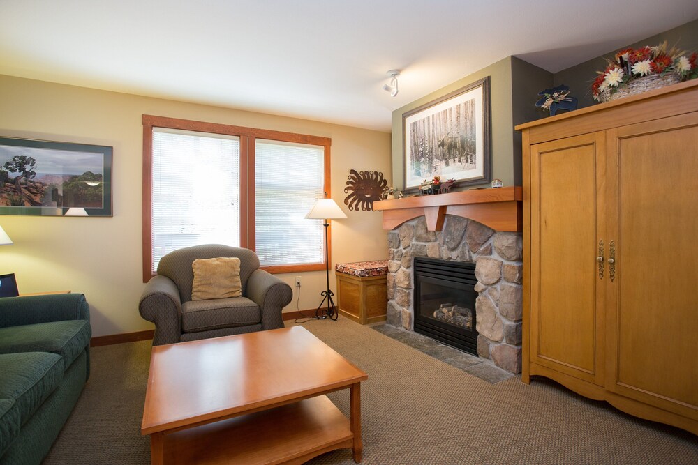 Eagle Springs East - 2 Bedroom Condos in Solitude UT