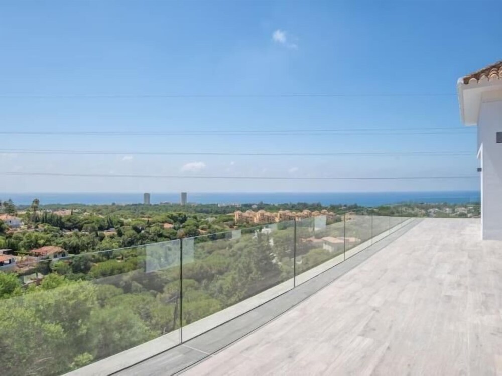 Sunrise Villa Marbella by Lodgerstrip