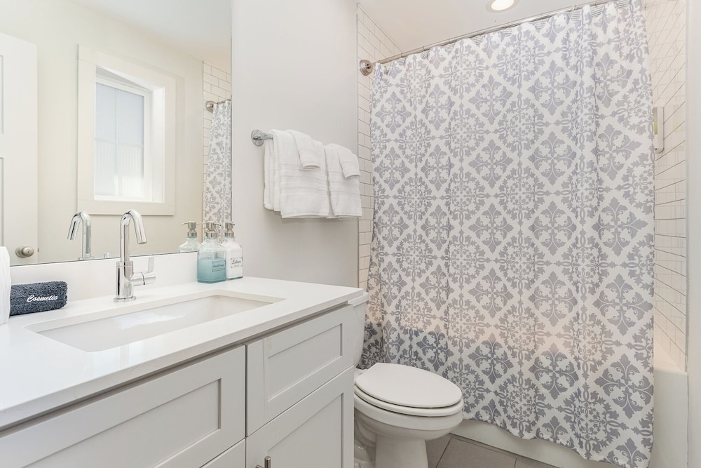 Beech Cove-private Patio-in 12 South District