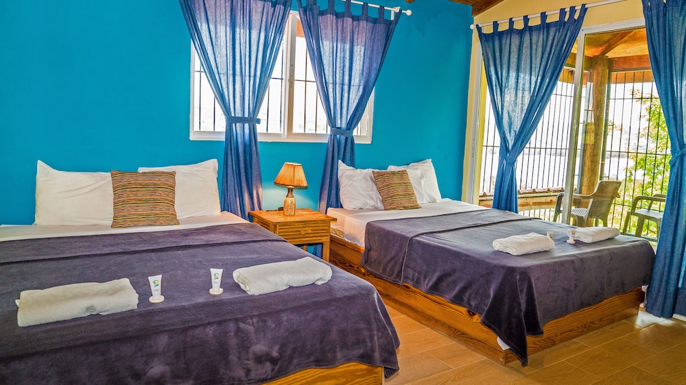 Villas del Lago Lake Resort & Campground