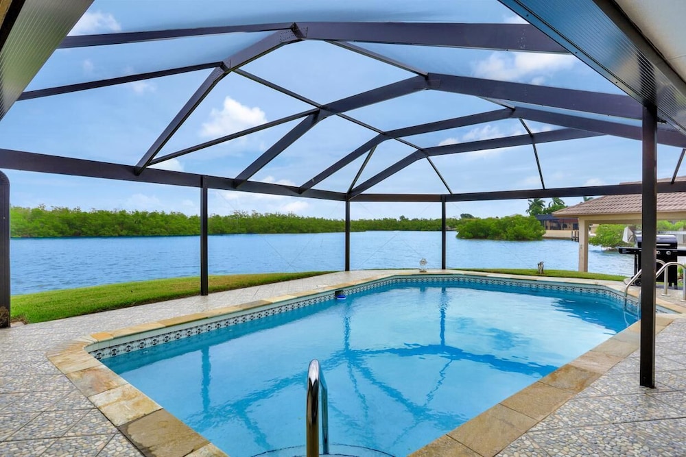 Waterfront Home on key lot With Pool/view of River view 5