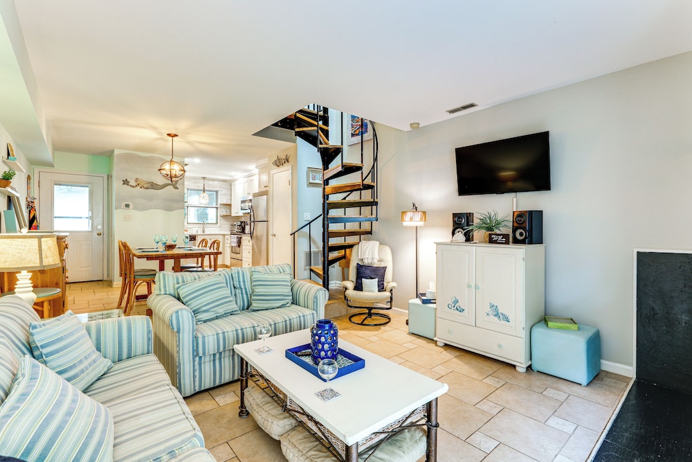 ~ 1 Block to Bethany Beach, Retreat w/ Pool Access