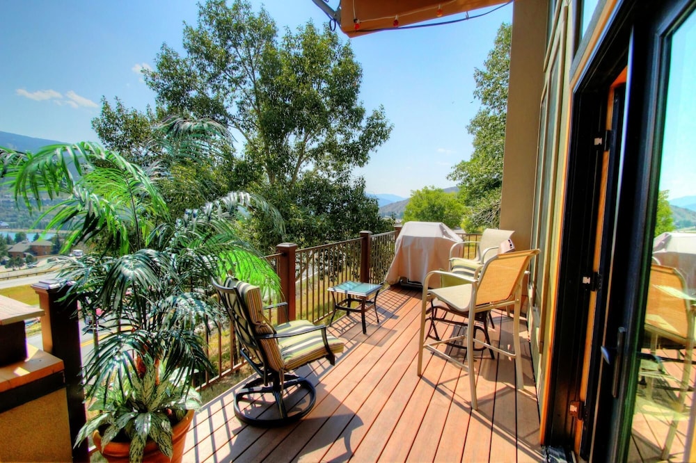 16 Chambertin Townhomes 2 Bedroom Townhouse by RedAwning