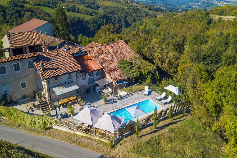 Bocca Al Lupo Apartments