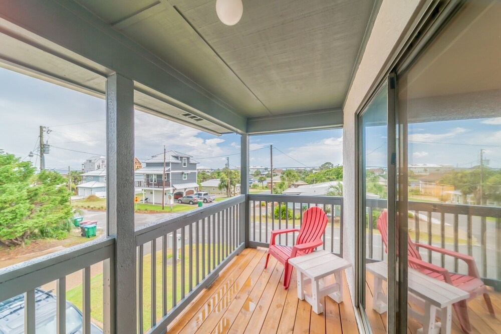Salty Kiss 2 Bedroom Townhouse by RedAwning view 3