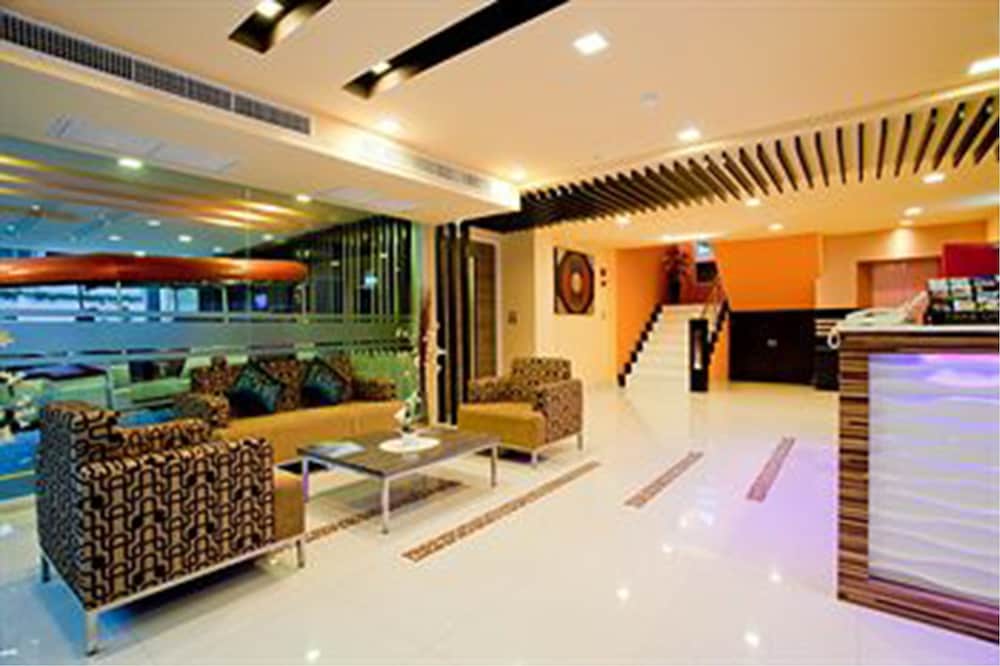 iCheck inn Residences Sukhumvit 20 - Image 2