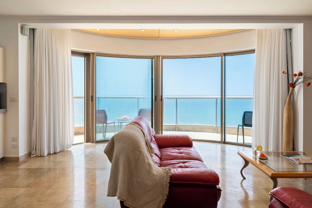 HaCarmel Beach Penthouse by Sea N Rent
