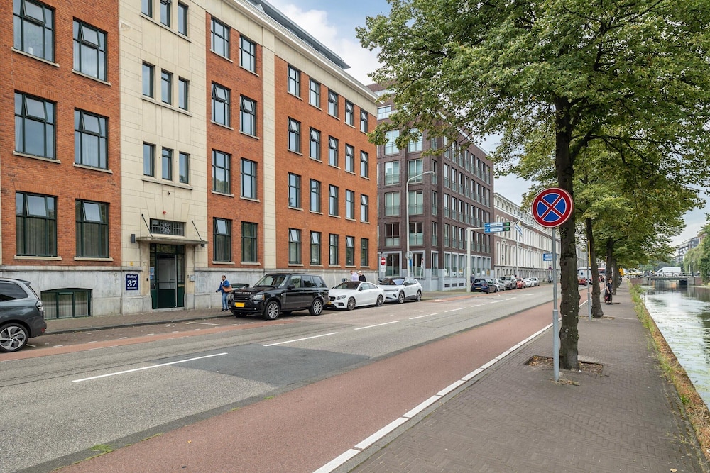 Stylish 2-bedroom Apartment in The Hague