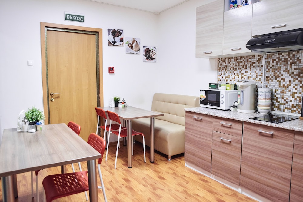 HotHos Hostel