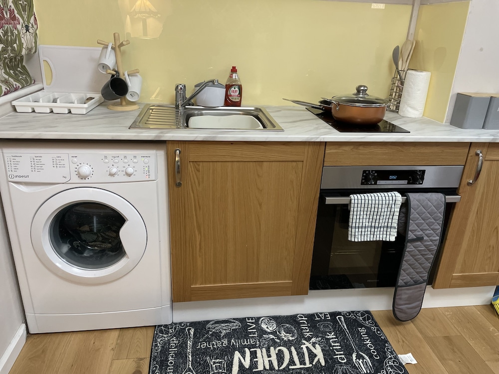 1bed Pet Friendly, Wifi, Parking - 40m to London view 3