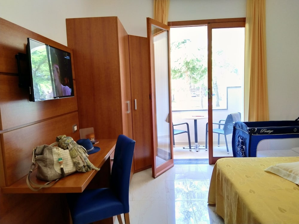 Villaggio Turistico La Mantinera Hotel