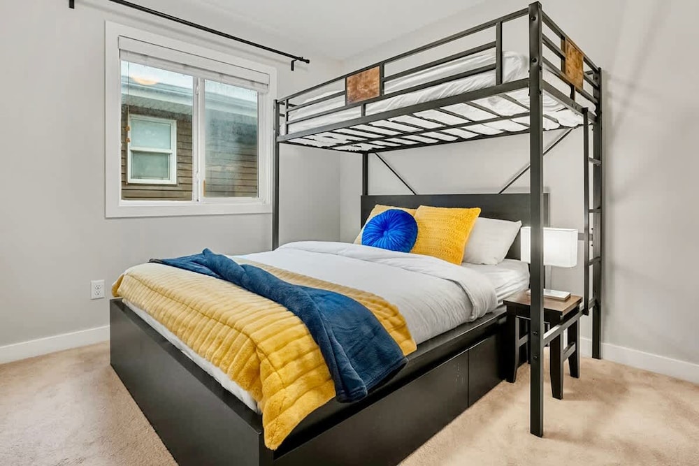 The Mask - 5BD - Movie Room - Kidfriendly