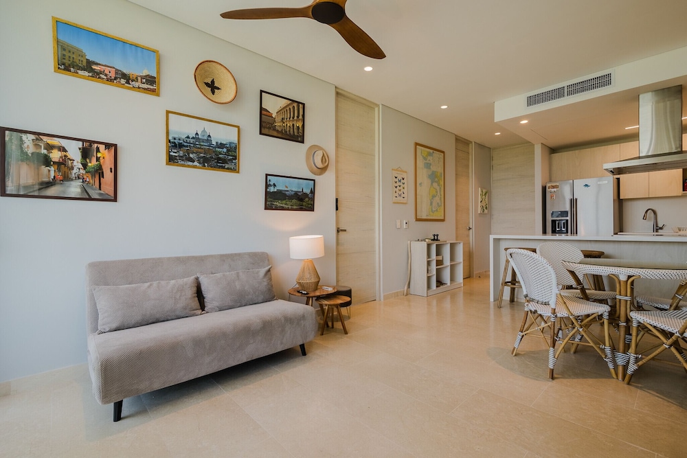 2BR 5 Guests Private Balcony and Shared Pool
