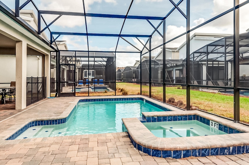 2852 Ultimate Retreat for Your Family 9 Bedrooms