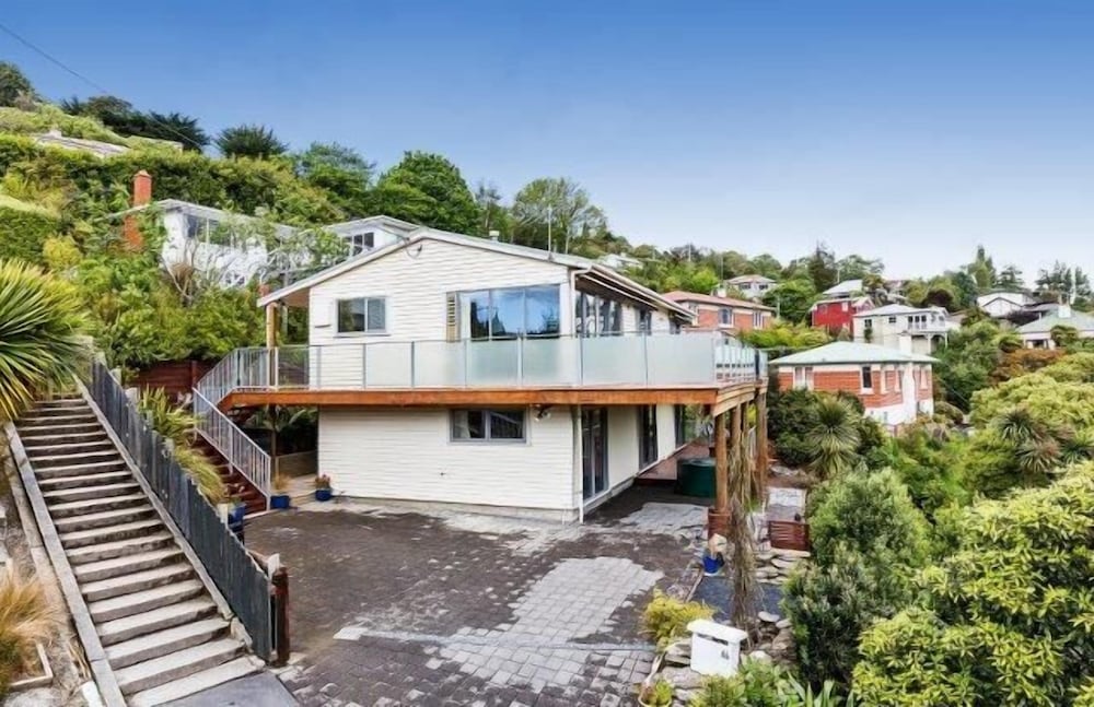 Baldwin Street BNB