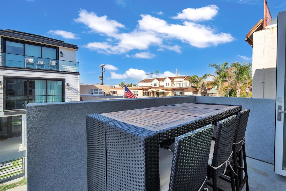 Rent Mission Beach 3Br Combo Top 2 Units