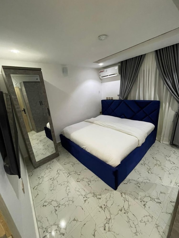 Wine House Apartments