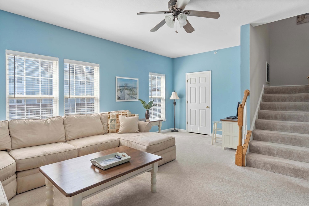 Creekside Getaway Stay for 8