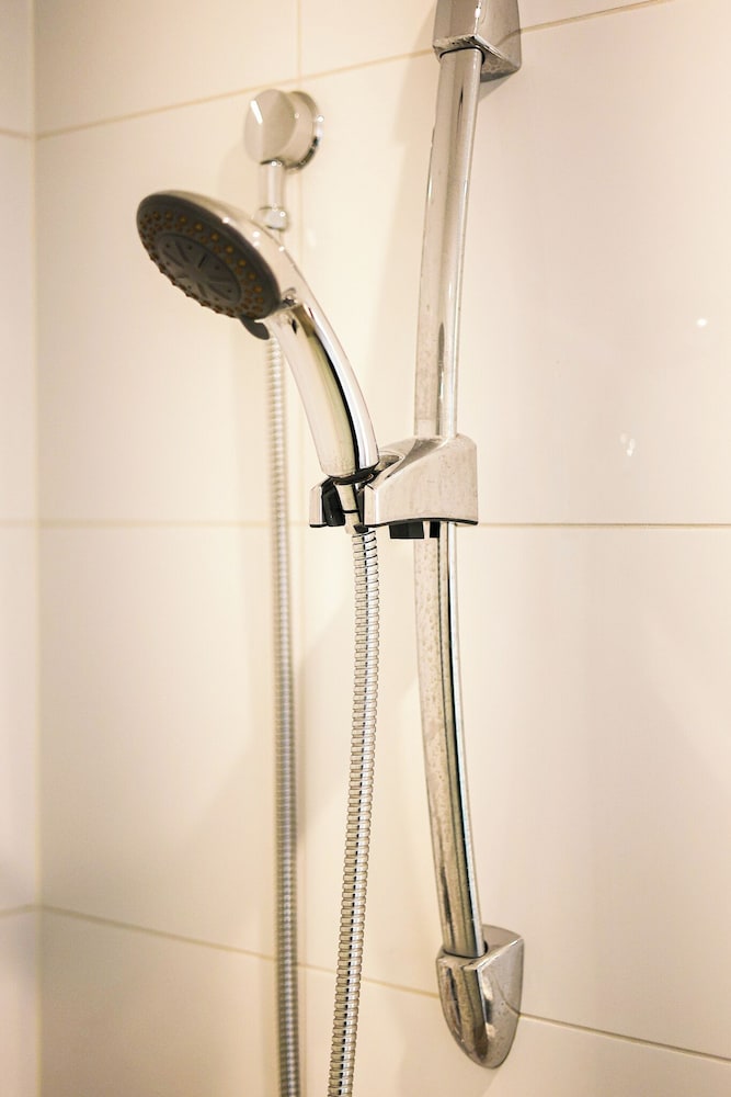 StayAU Stylish 2BR Central Box Hill