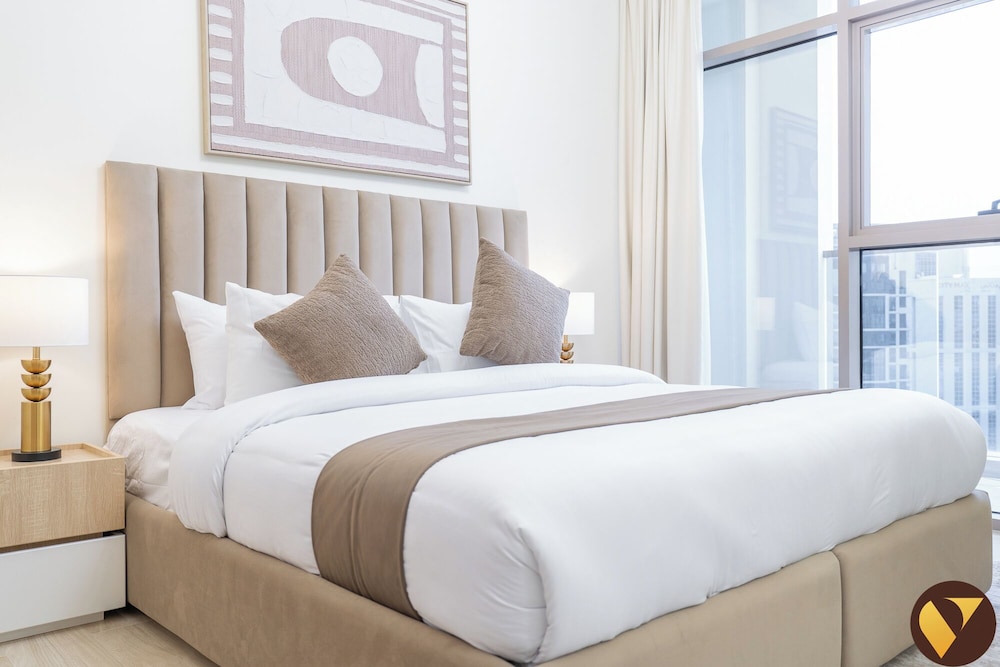 Elegant 2BR Canal View Near Dubai Mall