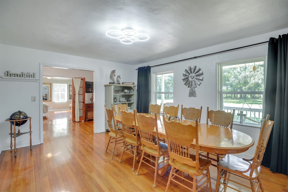 Private 3-acre Retreat w/ Game Room in Bunnell!