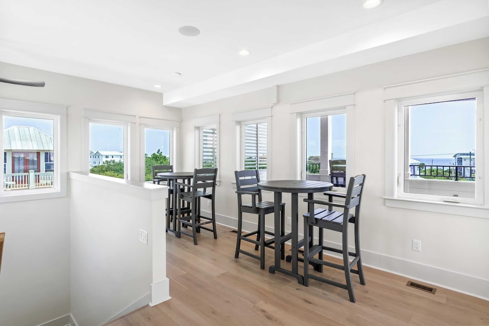 All Decked Out Seagrove by Avantstay Priv Pool+hot Tub, Ocean Views!
