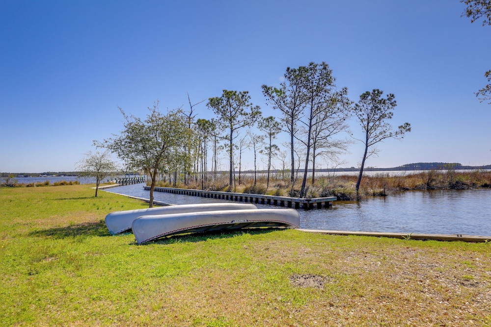 Canoe & Dock: Boater's Paradise on Pamlico River!