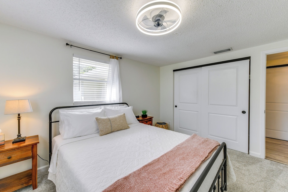 Near Beaches + Downtown: Sarasota Home w/ Lanai