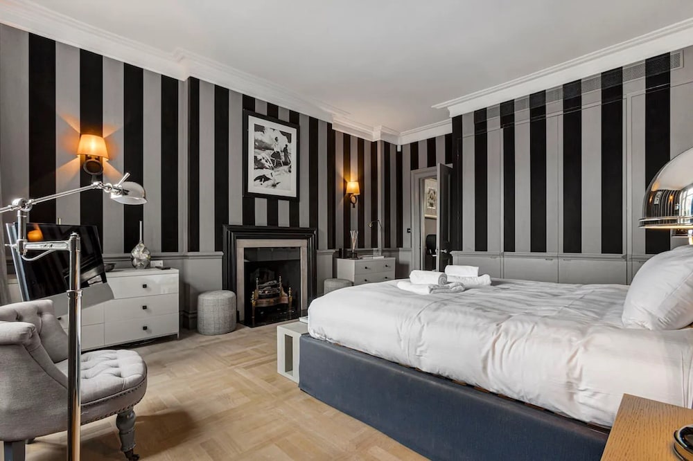 Cadogan Squre-2 Bedroom