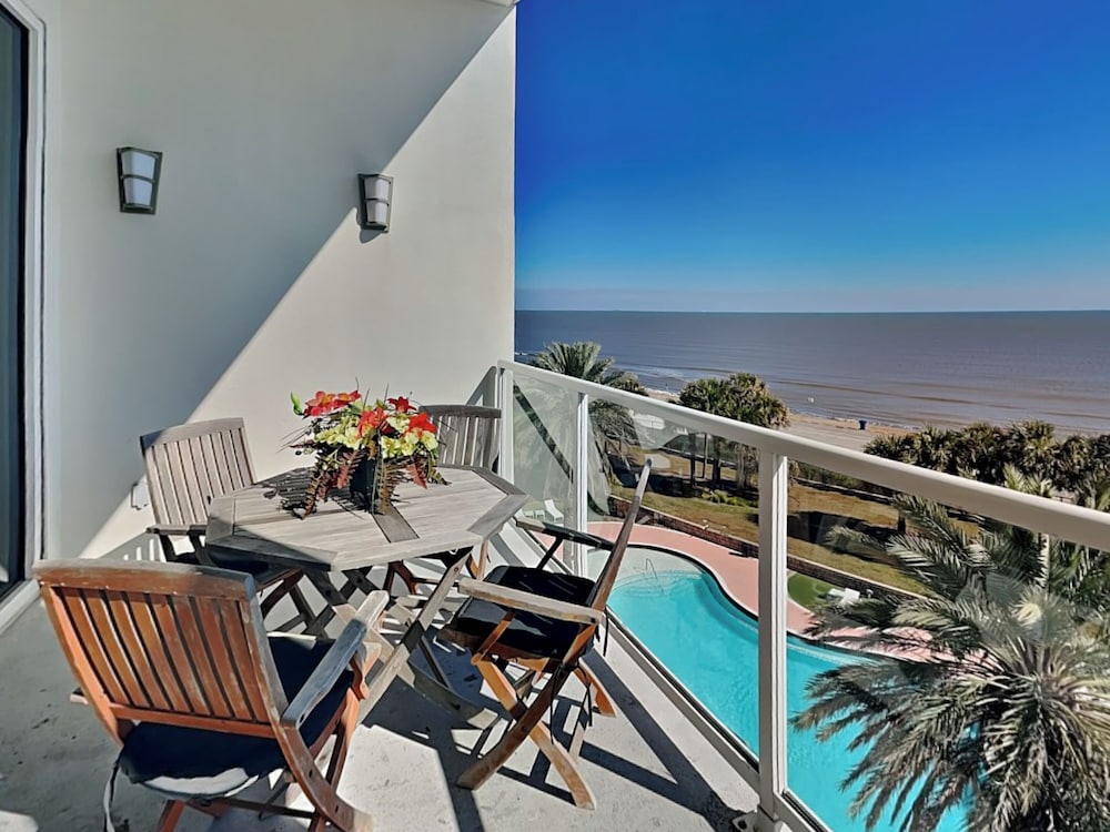 Seas the Day by Ryson Vacation Rentals