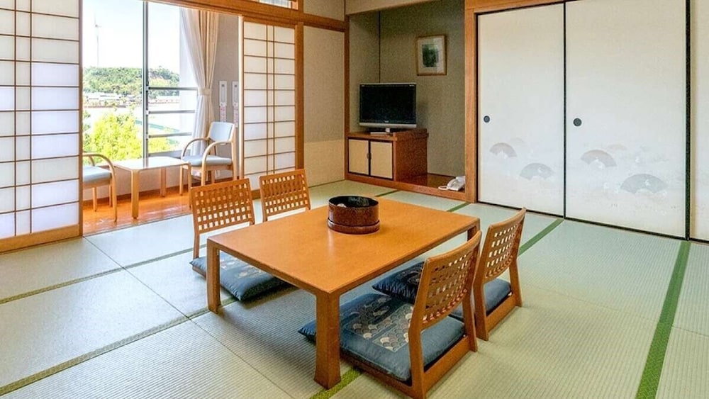 Awara Kitagata Onsen Kohanso Hana Yurari view 5