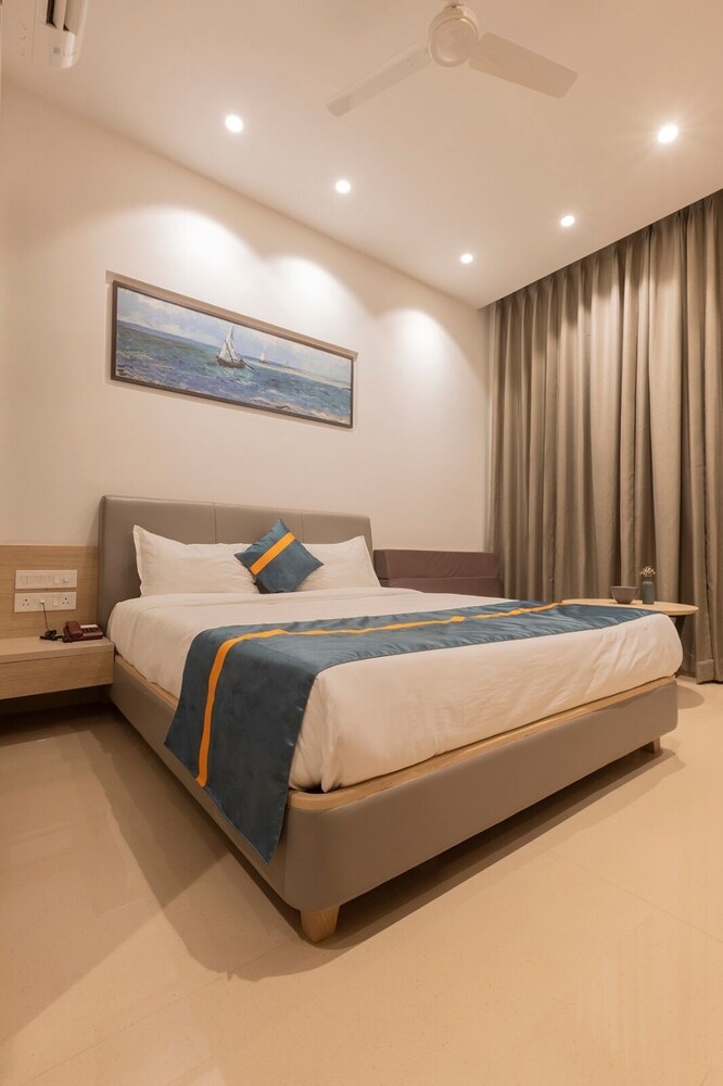 Hotel Shreeji Vatika-Airport Road
